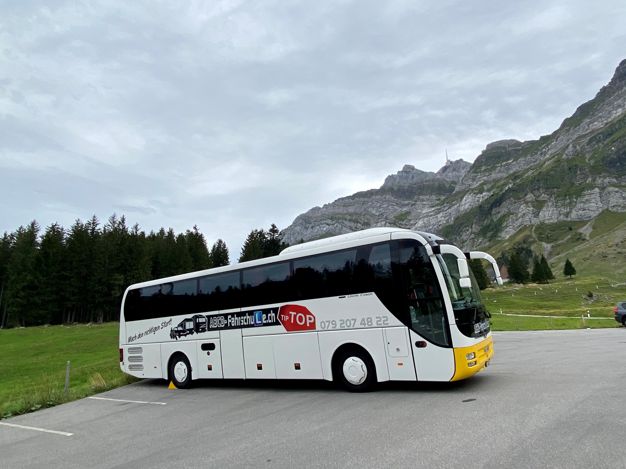 Busreisen und Fahrschule in Winterthur für Vereine und Firma